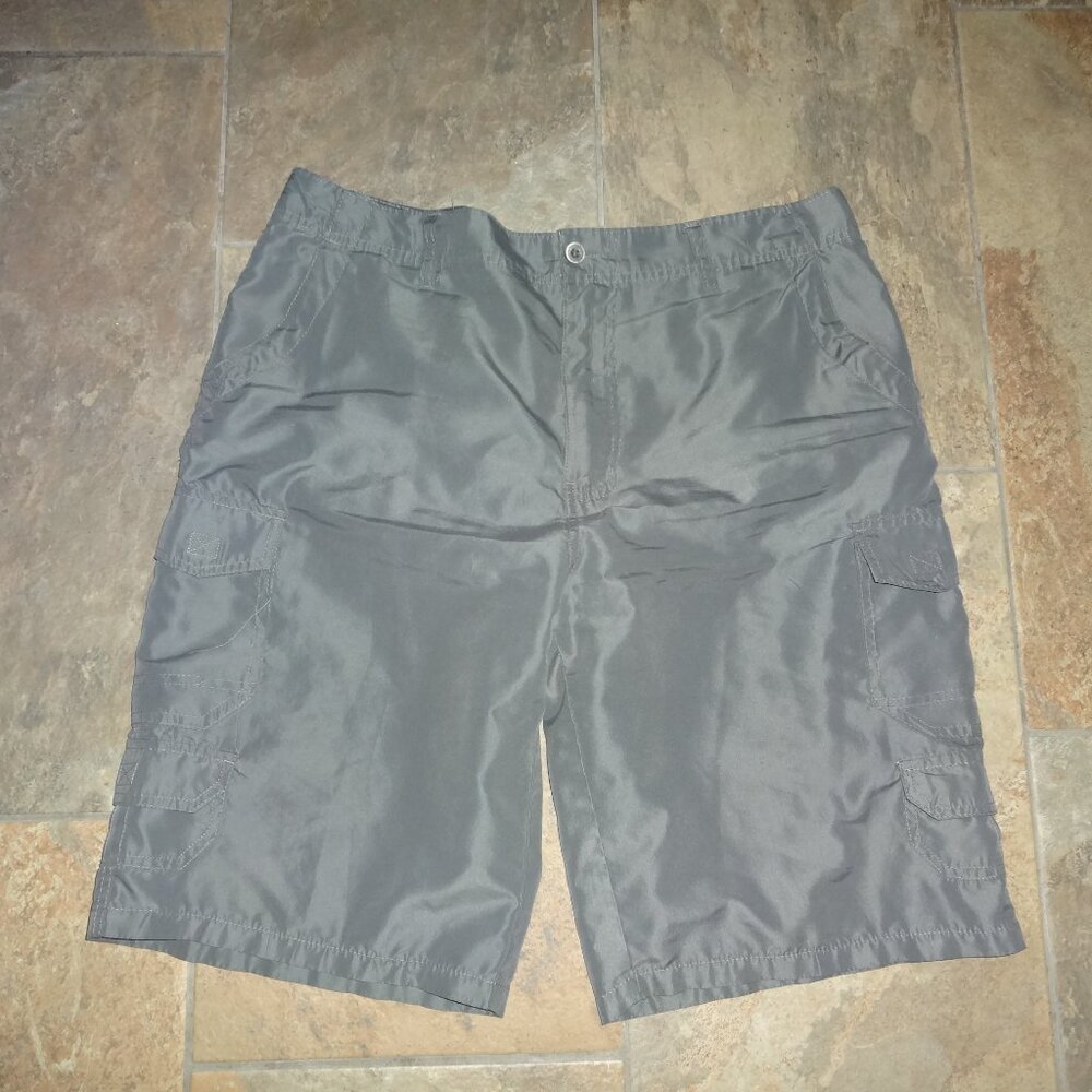 Airwalk Men Multi Pocket Cargo Shorts 36 Waist gray lightweight
